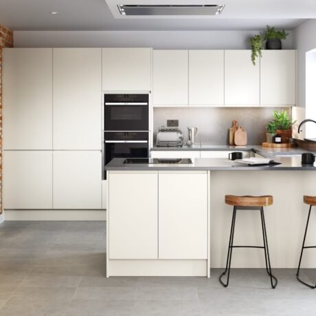 J-Pull Handleless Painted Matt Kitchen